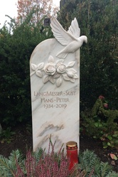 Grabstein mit Rosen und Vogel: Palissandro Marmor