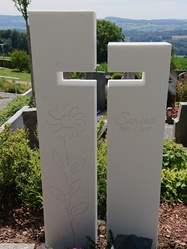Grabstein zweiteilig Kreuz: Thassos Marmor